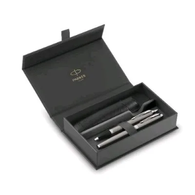 Parker Gift Set Duo Penna Stilografica Punta M e Penna a Sfera Punta M Inchiostro Blu Confezione Regalo
