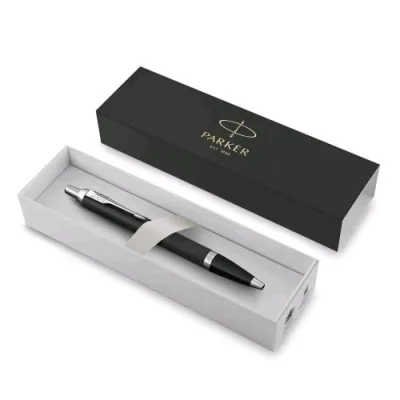 Parker Im Black Penna a Sfera Punta M Fusto Nero Opaco Puntale Cromato Inchiostro Blu Confezione Regalo