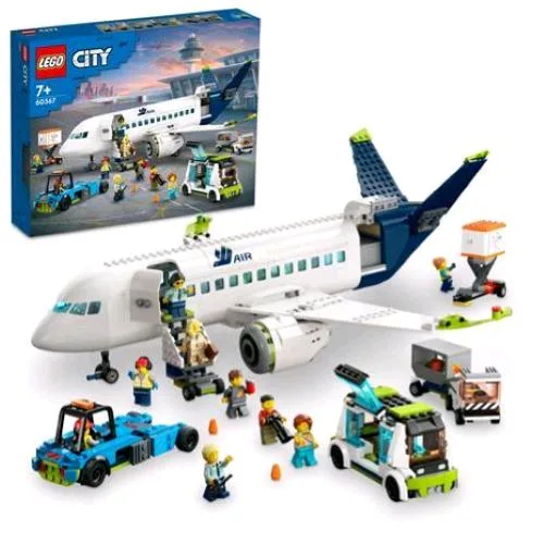 LEGO City Aereo Passeggeri con Autobus Trattore Camion e 9 Minifigure